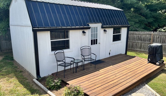 Cozy Tiny Home in Peaceful Neighborhood and just minutes from Downtown Franklin!