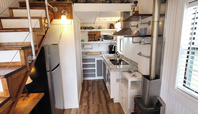 Cozy Tiny Home in Splendora with AC and WiFi - Perfect Getaway