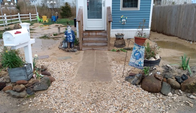 Cozy tiny home with a loft, located at Bowers Beach