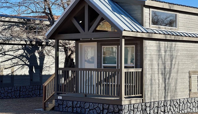 Cozy Tiny Home with Loft - Sleeps 6 #25C-D