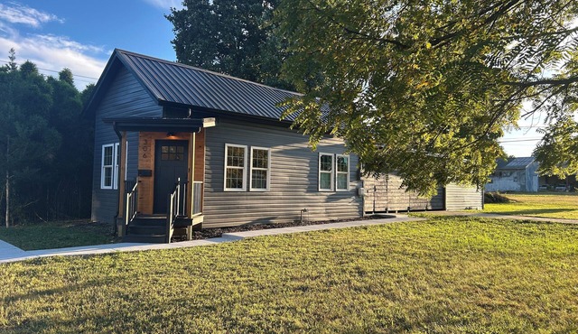 Cozy Tiny House in Scottsburg