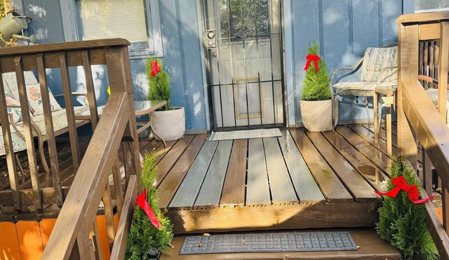 Cozy tiny living in lovely Birmingham with WiFi, AC and a nice outdoor