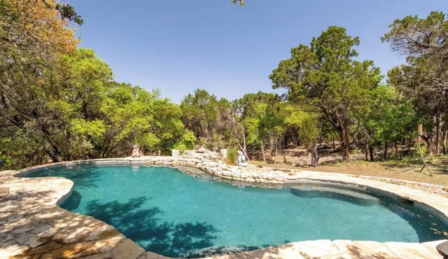 Cozy Tiny Nook in the Austin Hill Country-With Pool, HotTub, Firepit & animals!