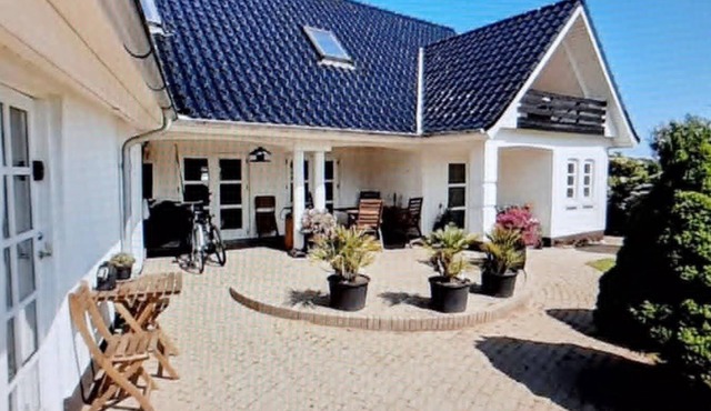 Cozy tiny room, mini kitchen and bathroom