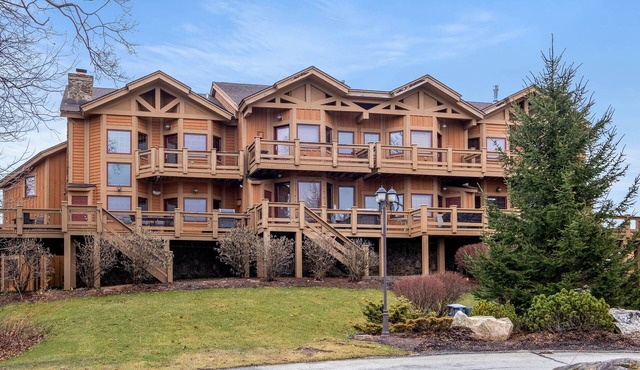 Cozy top of the mountain retreat at 7Springs Resort