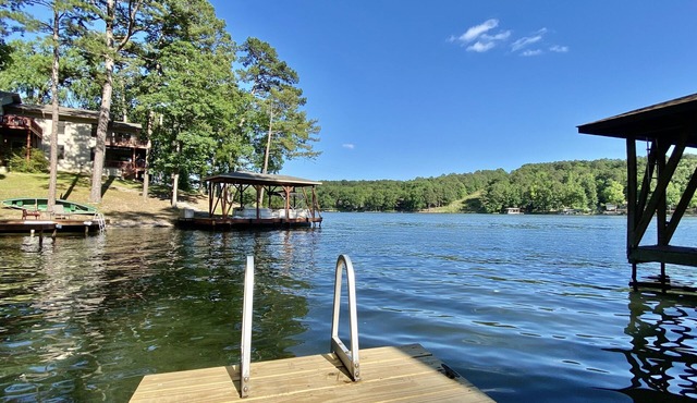 Cozy townhome on Lake Desoto. Pet Friendly