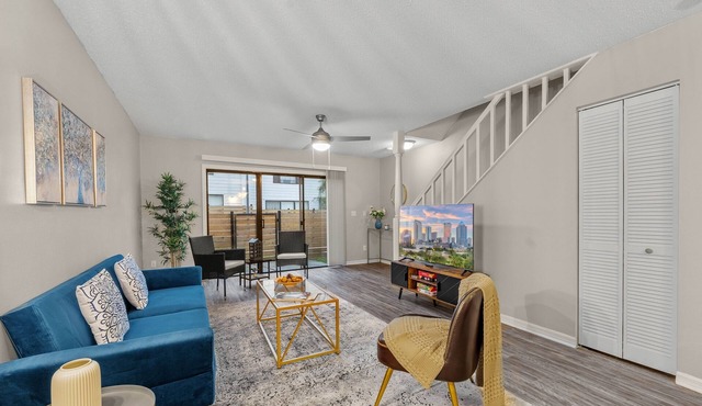 Cozy Townhome| Moffitt| Pool| Gym| Fast WiFi| 2B2B