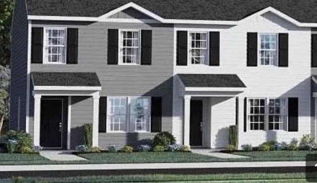 Cozy townhome with 1 Brm with desk , 1.5 BA, Kitchen, in enjoyable Fuquay-Varina