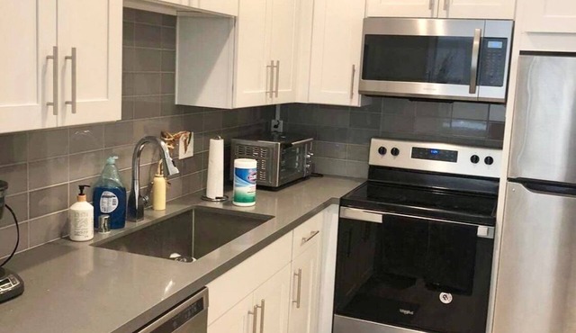 Cozy townhome with 1 bedroom and WiFi, AC in enjoyable Seattle