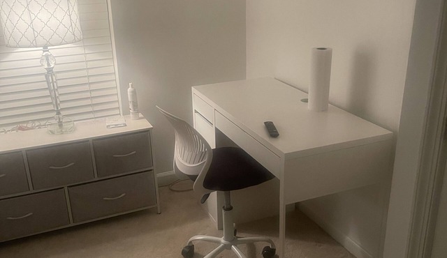 Cozy townhome with WiFi and AC in charming Beltsville