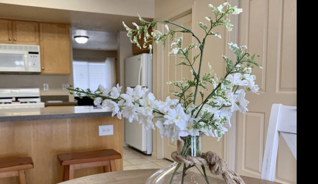 Cozy townhouse—centrally located w/ garage!