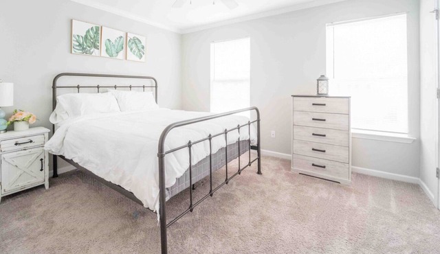 Cozy Townhouse in a Gated Community in Evans 1018