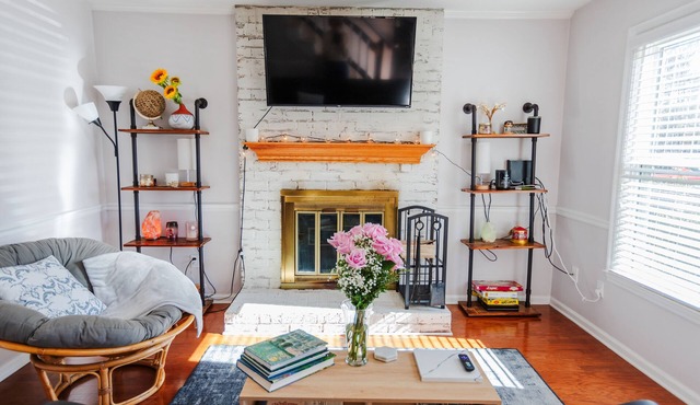 Cozy Townhouse in heart of West Ashley