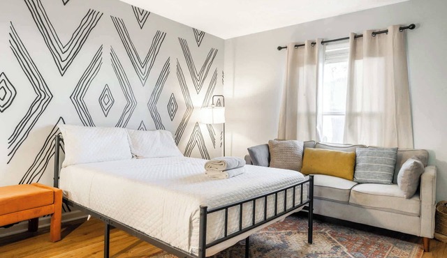 Cozy Townhouse Near Bardstown|Parking|Pet Friendly