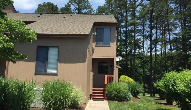 Cozy townhouse on Woods Resort Golf, spa, swimming, tennis and hiking