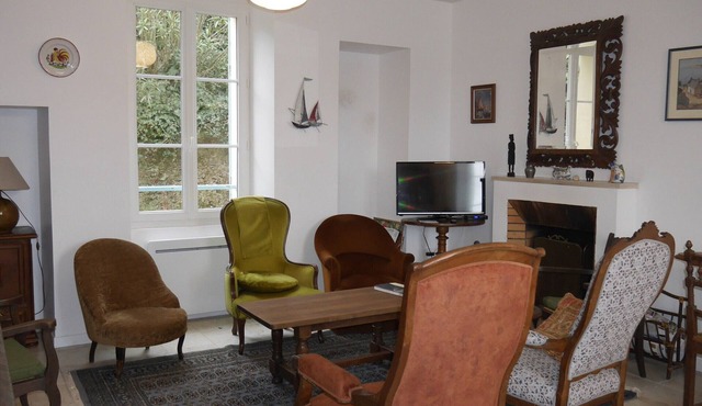 Cozy townhouse, port view, in the heart of Sauzon