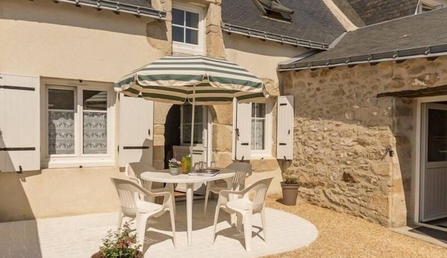 Cozy Traditional House Near the Sea, Fireplace, Baby-Friendly, Pet-Friendly, Parking Included