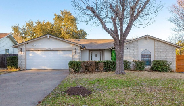 Cozy&Tranquil Heaven With KingSuite&Covered Patio&BigFencedYard, 5-Star-Location