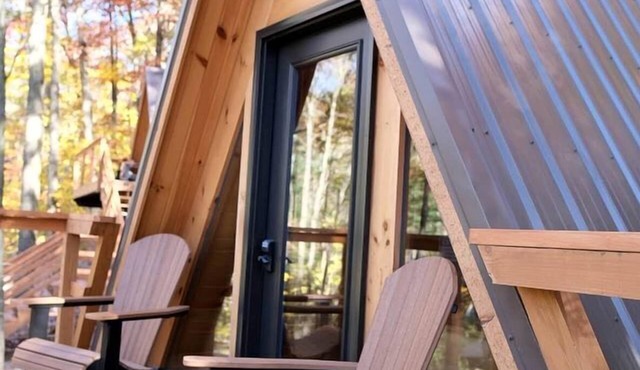 Cozy Tree Cabin with Wonderful Views from the Deck in Ohio