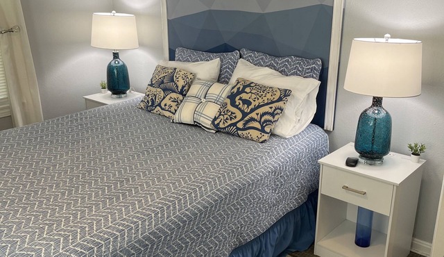 Cozy Treetop Hideaway