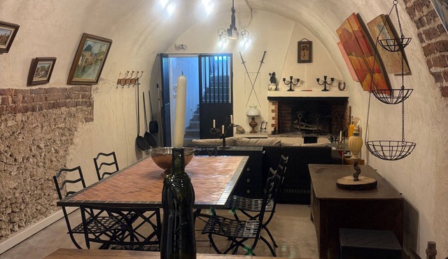 Cozy troglodyte cottage for a peaceful getaway