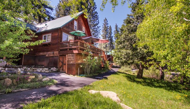 Cozy Truckee Getaway