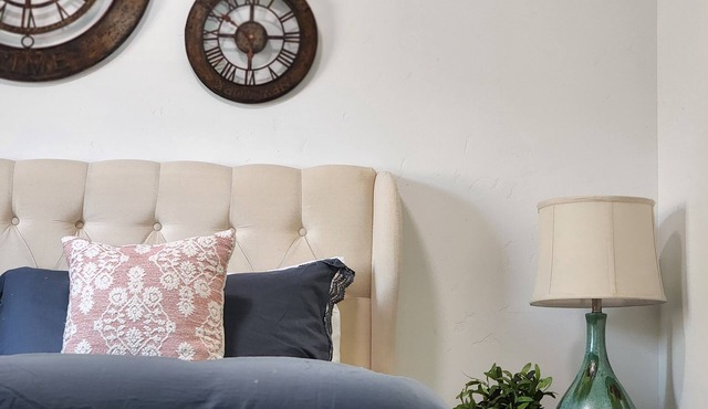 Cozy "Turn of the Century" 3B/2B Explorers Suite