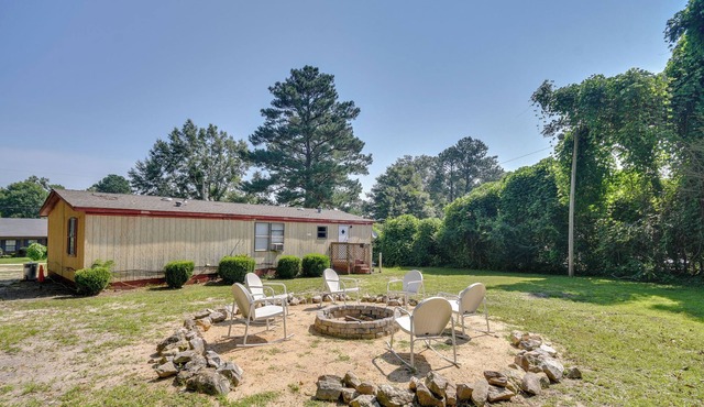 Cozy Tuskegee Home ~ 3 Mi to Tuskegee University!