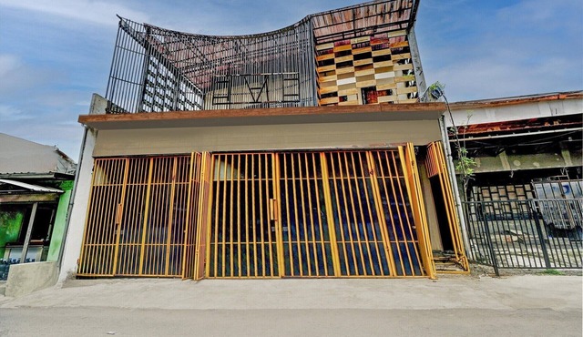 Cozy Twin Escape with Free WiFi and Parking