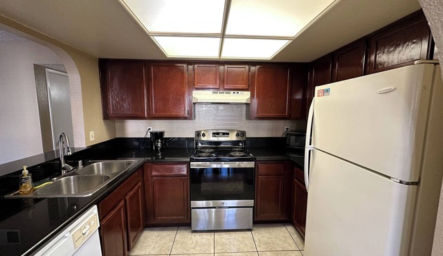 cozy two bedroom 2 bathroom condo