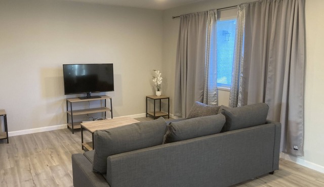 Cozy Two-Bedroom Apt in the Heart of Silicon Valley, near top dining & shops!