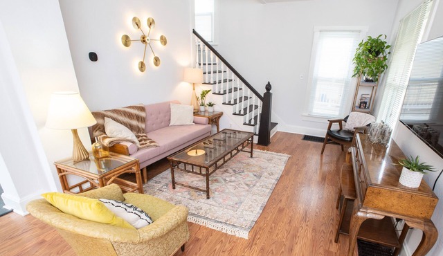 Cozy Two-Bedroom Bungalow with New Kitchen