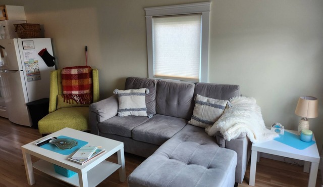 Cozy Two Bedroom North Shore Cottage