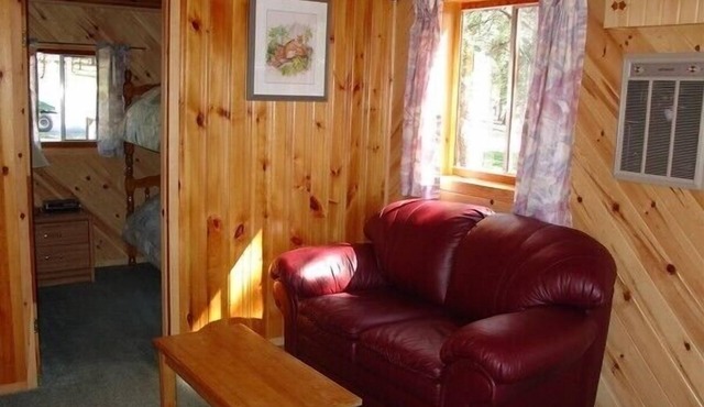 Cozy Two Bedroom Cottages - Sioux Narrows
