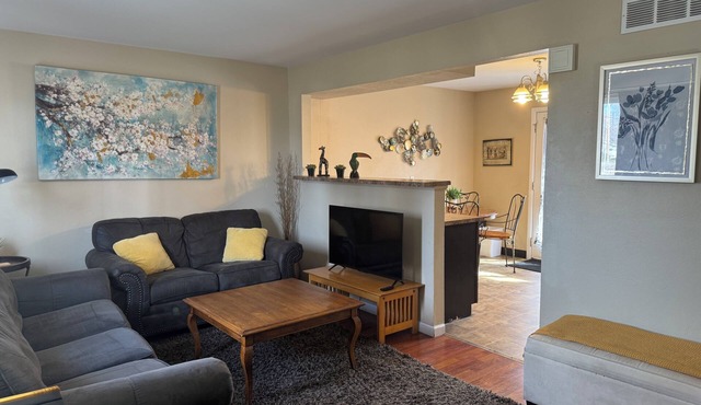 Cozy two bedroom duplex in central neighborhood