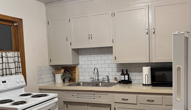 Cozy two bedroom, fully furnished apartment