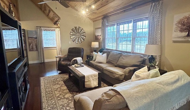 Cozy Two Bedroom Guest Apartment in the North Georgia Mountains