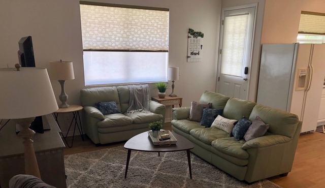 Cozy Two Bedroom Home with Full Bathroom and Kitchen minutes from Lakewood Ranch