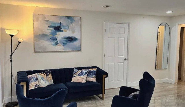 Cozy Two Bedrooms Apartment in Valrico