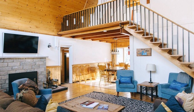 Cozy & Unique 4 Season, Waterfront A Frame Chalet