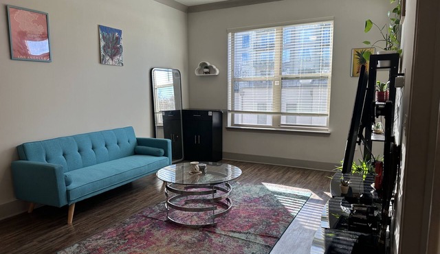 Cozy & unique home in the heart of Buckhead!