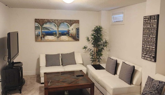 Cozy Unit (2 Rooms), King & Double Bed Perfect for Couples, Singles & Families