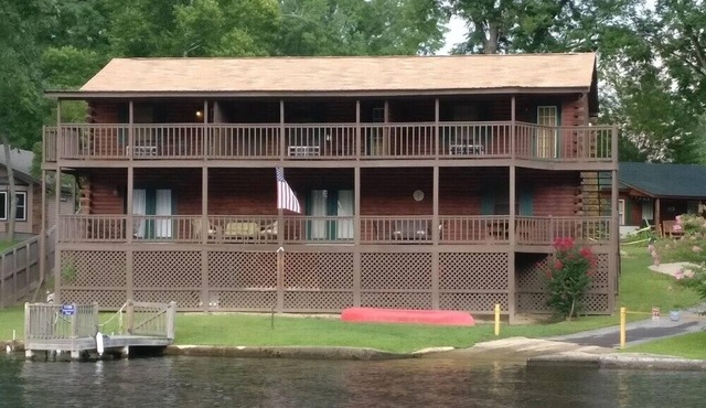 COZY UNIT #3 WATERFRONT LOG CABIN