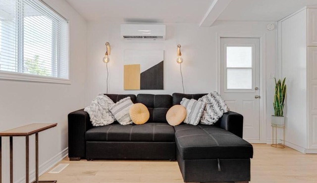 Cozy Unit 5min Ottawa - Parking Included, EV PLUG