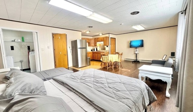 Cozy Unit with Attached Garage