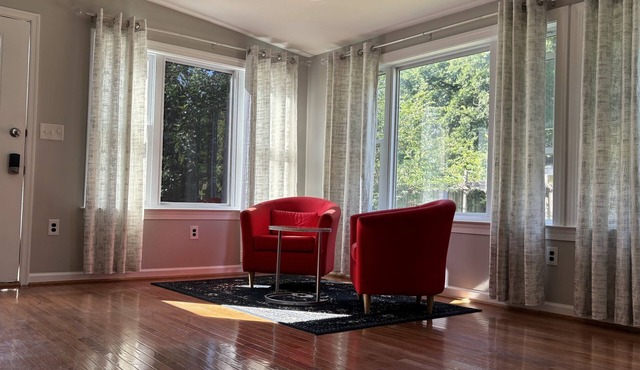 Cozy unit with private entrance in Silver Spring next to Brookside Garden Park