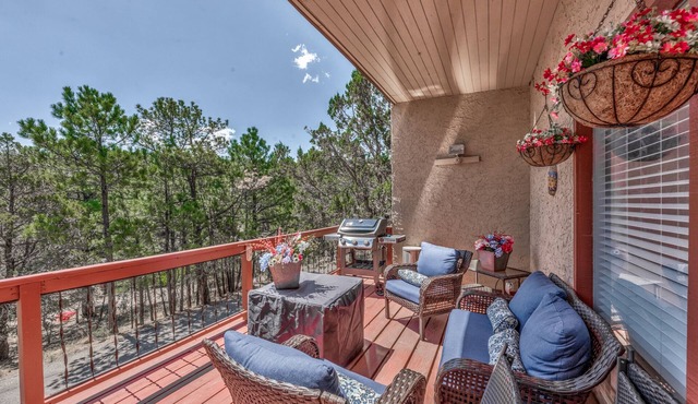 Cozy Up Haus | Serene, Large Balcony, Game Room
