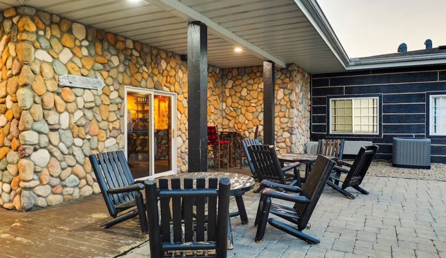 Cozy Up with Riverside Sunsets & Award-Winning Service | 3 Units