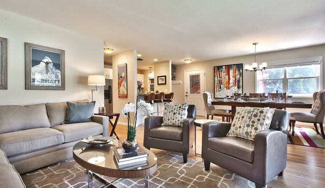 Cozy Updated Condo close to PCMR, grocery, restaurants, & bus! Up to 25% Off!