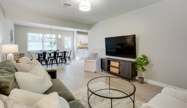 Cozy Updated Home, A+ Location, 2 King Suites!